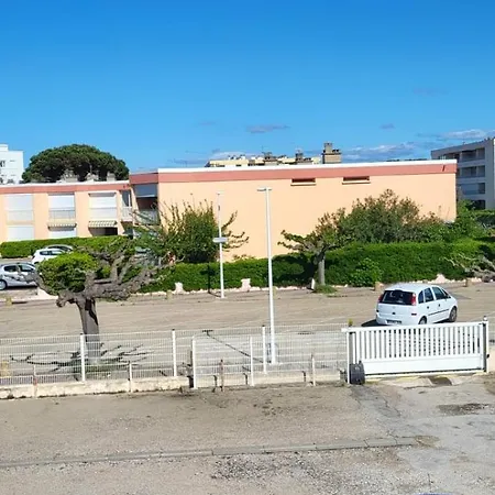 Bambou 2 A 50m De La *